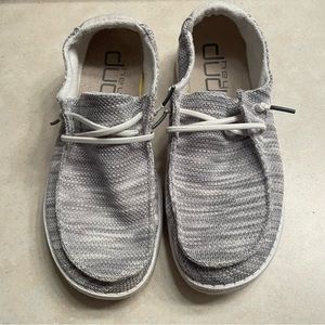 HEY DUDES Women’s Size 7